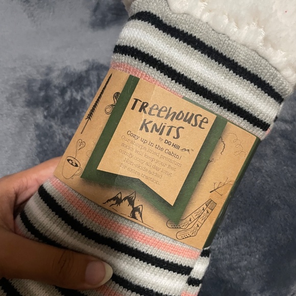 2-Pack Sherpa Lined Socks (BNWT) - Picture 3 of 8